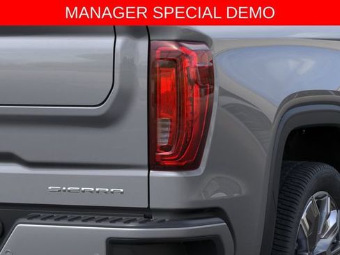 Used 2026 GMC Sierra 1500 Denali w/ Denali Reserve Package AWD/4WD image 11