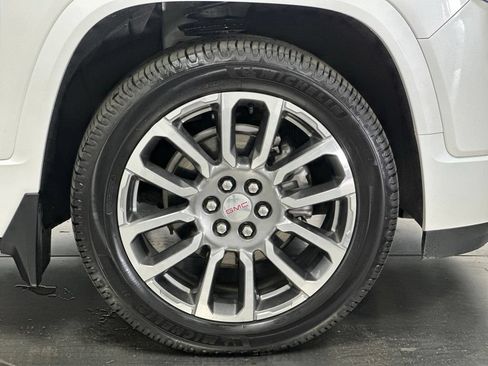 Used 2021 GMC Acadia Denali w/ Denali Technology Package FWD image 31