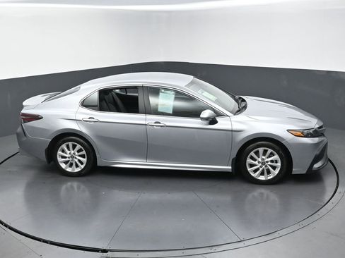 Used 2024 Toyota Camry SE FWD image 39