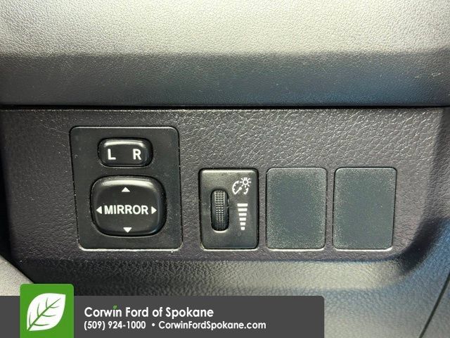Used 2016 Toyota RAV4 LE AWD/4WD image 24