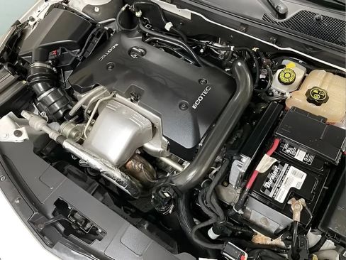 Used 2016 Buick Regal FWD image 17