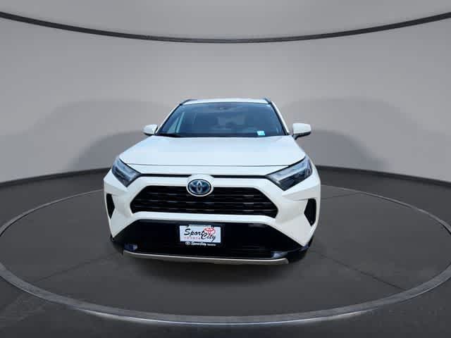 Used 2022 Toyota RAV4 SE AWD/4WD image 3