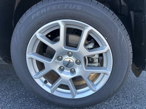 Used 2022 Jeep Renegade Latitude image 30