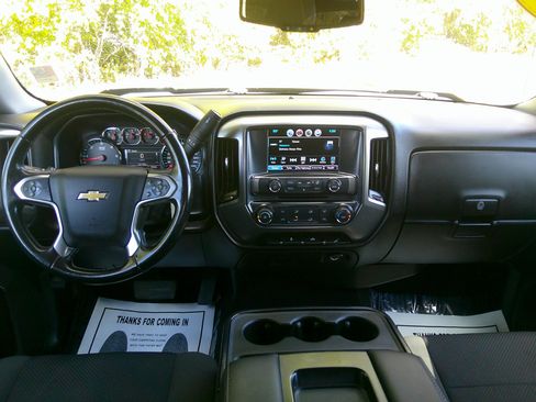 Used 2018 Chevrolet Silverado 1500 LT image 32