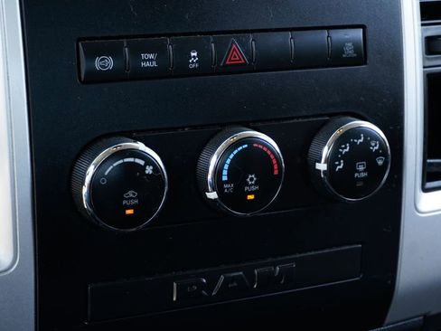 Used 2012 RAM 2500 SLT image 28