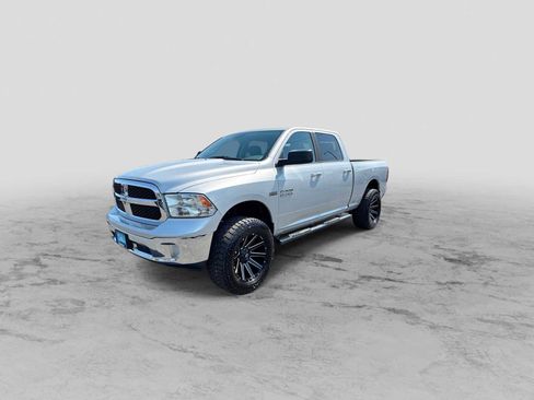Used 2016 RAM 1500 Classic SLT AWD/4WD image 4