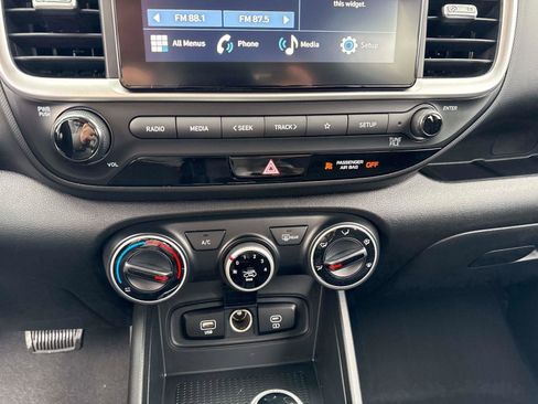 New 2026 Hyundai Venue SE image 24