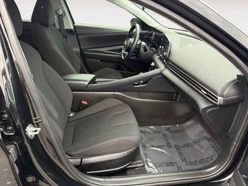 Used 2022 Hyundai Elantra SEL w/ Convenience Package image 19