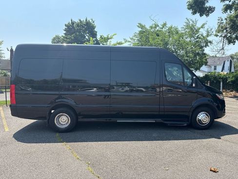 Used 2021 Mercedes-Benz Sprinter 3500 image 9