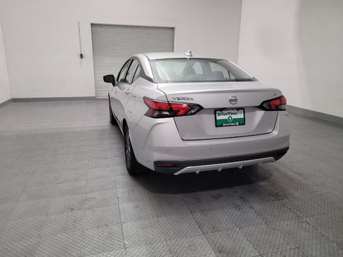 Used 2021 Nissan Versa SV FWD image 6