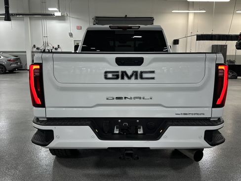 Used 2025 GMC Sierra 2500 Denali Ultimate w/ Max Trailering Package AWD/4WD image 9