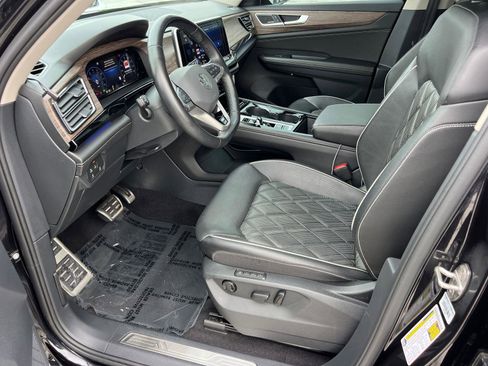 Used 2024 Volkswagen Atlas SEL Premium R-Line AWD/4WD image 9