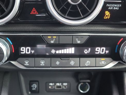 Used 2025 Nissan Sentra SR image 16