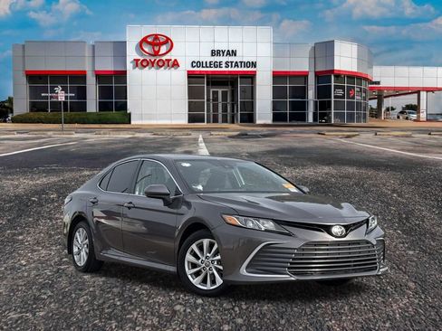 Used 2024 Toyota Camry LE image 1