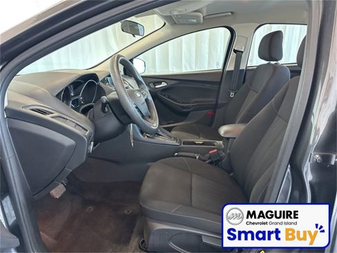 Used 2018 Ford Focus SE image 3