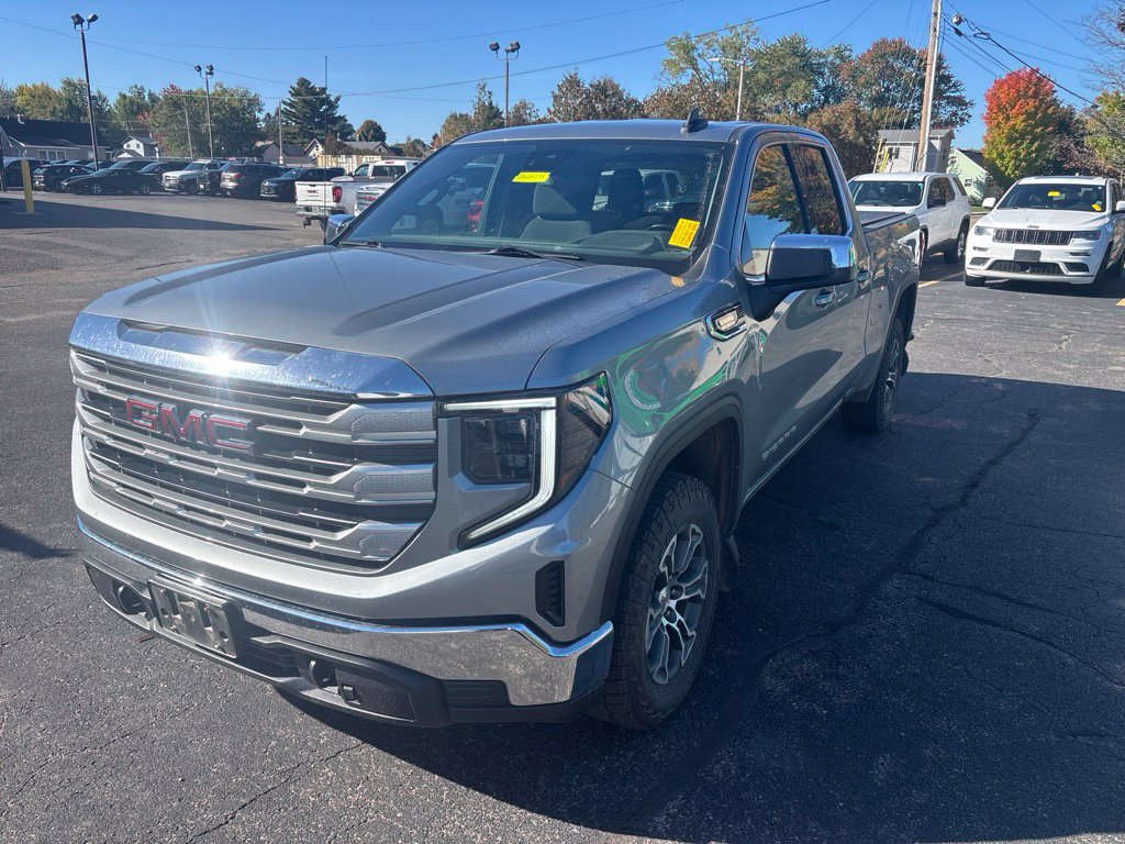 Used 2023 GMC Sierra 1500 SLE AWD/4WD image 2