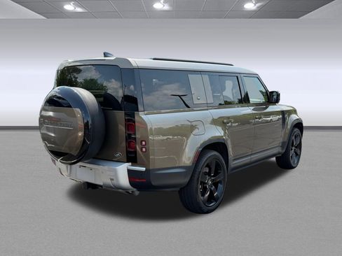 Used 2023 Land Rover Defender 130 SE AWD/4WD image 7