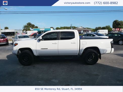 Used 2018 Toyota Tacoma SR5 RWD image 8