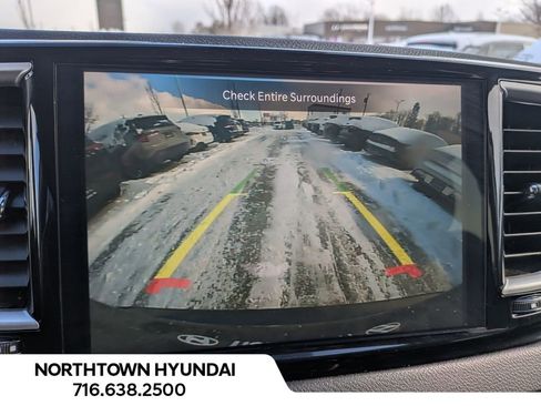 Used 2024 Chrysler Pacifica Touring-L image 19