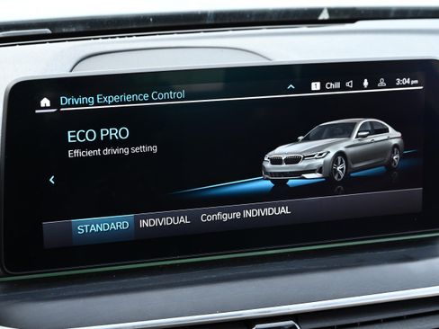 Used 2023 BMW 530i xDrive w/ Premium Package image 31