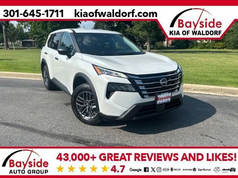 Used 2024 Nissan Rogue S AWD/4WD image 1