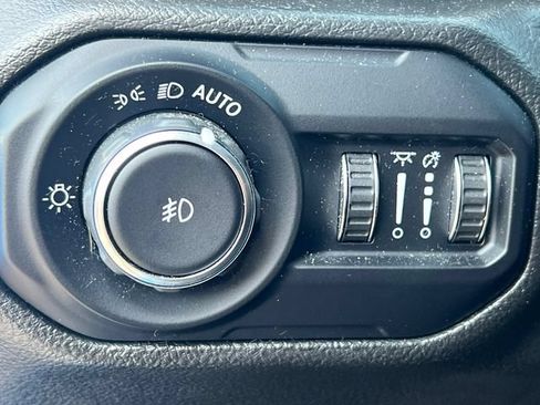 Used 2022 Jeep Wrangler Unlimited Sport w/ Uconnect 4C Nav & Sound Group AWD/4WD image 16