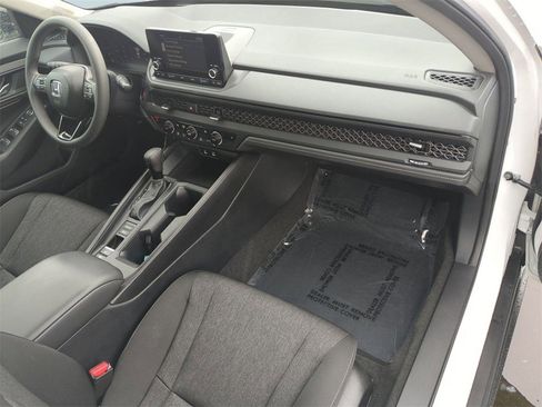 Used 2025 Honda Accord SE image 28