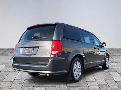 Used 2019 Dodge Grand Caravan SE image 7