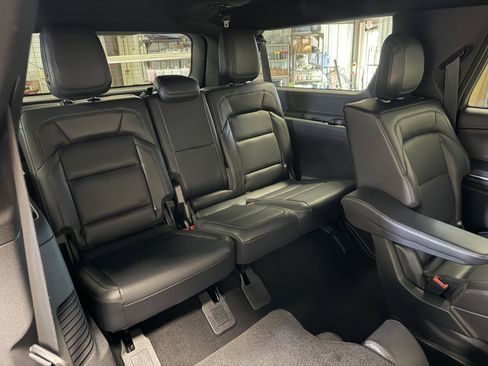 Used 2025 Lincoln Navigator L Reserve w/ Jet Appearance Package image 23