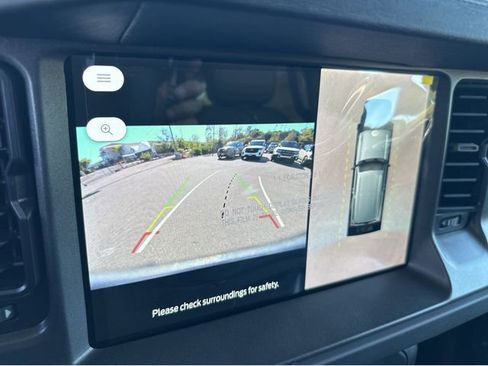 New 2025 Ford Bronco Badlands image 9