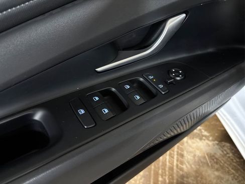 Used 2024 Hyundai Elantra SEL w/ Convenience Package image 35