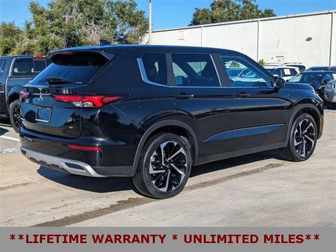 Used 2022 Mitsubishi Outlander SE image 6