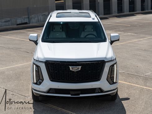 Used 2026 Cadillac Escalade Platinum Sport w/ LPO, ONYX Package AWD/4WD image 36