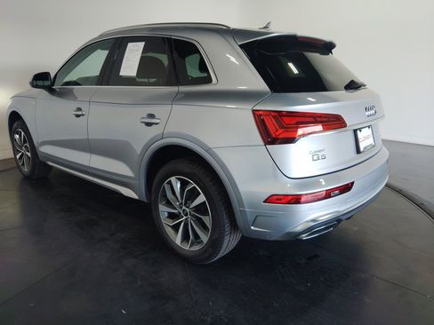 Used 2024 Audi Q5 2.0T Premium w/ Convenience Package image 8