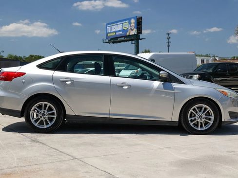 Used 2016 Ford Focus SE FWD image 8