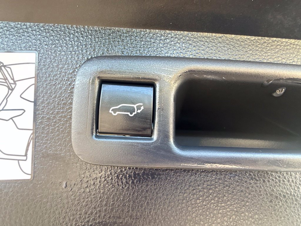 Used 2022 Toyota Highlander Limited AWD/4WD image 11