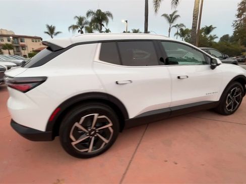 New 2026 Chevrolet Equinox EV LT image 8