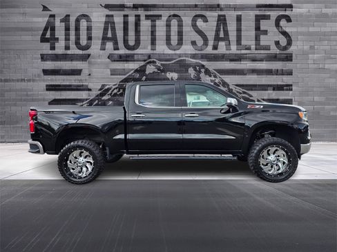 Used 2022 Chevrolet Silverado 1500 LTZ w/ LTZ Premium Package AWD/4WD image 2