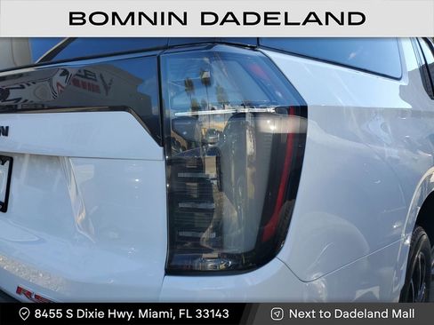 Used 2026 Chevrolet Suburban RST w/ Comfort Package image 7