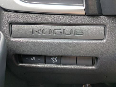 Used 2025 Nissan Rogue S FWD image 20