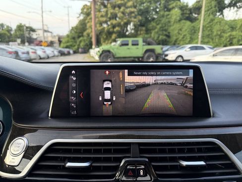 Used 2018 BMW 740i RWD image 22
