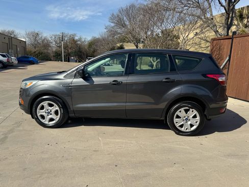 Used 2017 Ford Escape S image 4