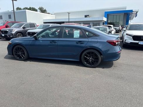 Used 2025 Honda Civic Sport image 11