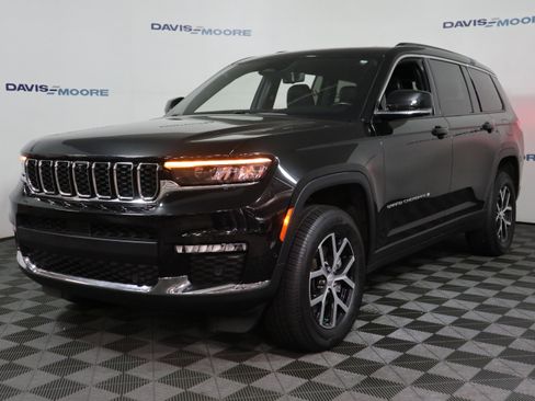 Used 2024 Jeep Grand Cherokee L Limited w/ Luxury Tech Group II AWD/4WD image 11