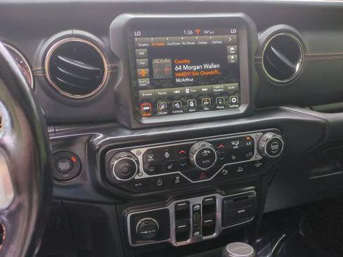 Used 2021 Jeep Gladiator Overland AWD/4WD image 35