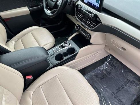 Used 2020 Ford Escape SEL image 17