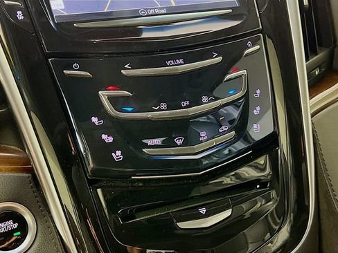 Used 2019 Cadillac Escalade Luxury AWD/4WD image 20