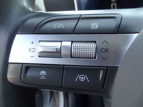 Used 2025 Hyundai Sonata SEL FWD image 17