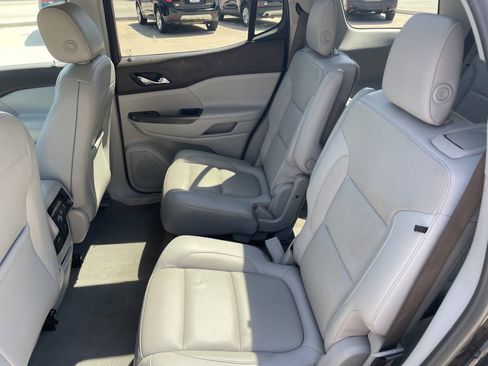 Used 2018 GMC Acadia SLT w/ LPO, Floor Liner Package AWD/4WD image 10