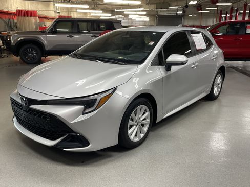 Certified 2025 Toyota Corolla SE image 5